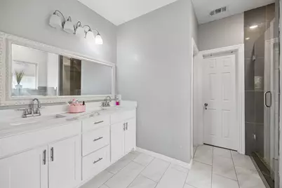 431 W Pioneer Drive, Irving, TX 75061 - Photo 16