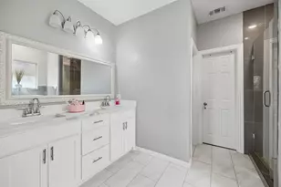 431 W Pioneer Dr, Irving, TX 75061 - Photo 16