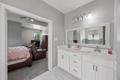 431 W Pioneer Drive, Irving, TX 75061 - Photo 16