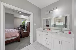431 W Pioneer Dr, Irving, TX 75061 - Photo 16