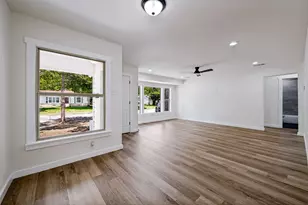 1614 W 3rd St, Irving, TX 75060 - Photo 4