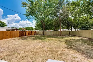 1614 W 3rd St, Irving, TX 75060 - Photo 22