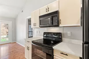 217 Teakwood Ln, Lewisville, TX 75067 - Photo 8