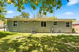 726 N Carrier Pkwy, Grand Prairie, TX 75050 - Photo 28