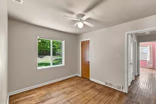 726 N Carrier Pkwy, Grand Prairie, TX 75050 - Photo 14