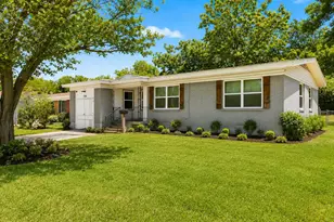 726 N Carrier Pkwy, Grand Prairie, TX 75050 - Photo 2