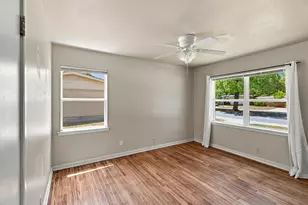 726 N Carrier Pkwy, Grand Prairie, TX 75050 - Photo 18