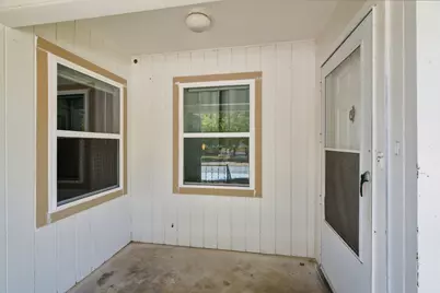 726 N Carrier Parkway, Grand Prairie, TX 75050 - Photo 6