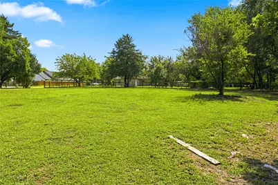 740 E Marshall Avenue, Cooper, TX 75432 - Photo 14