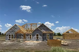 2021 Collin St, Weatherford, TX 76085 - Photo 2
