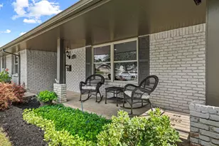 10432 Chesterton Dr, Dallas, TX 75238 - Photo 2