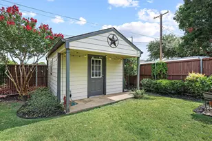 10432 Chesterton Dr, Dallas, TX 75238 - Photo 32