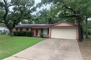 132 Skylark Dr, Azle, TX 76020 - Photo 2