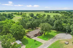 810 Robindale Ln, Fairfield, TX 75840 - Photo 2