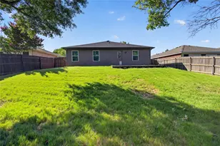 8704 Swan Park Dr, Denton, TX 76210 - Photo 18