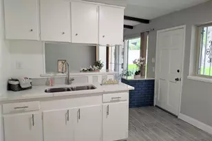 710 E Five Mile Pkwy, Dallas, TX 75216 - Photo 12