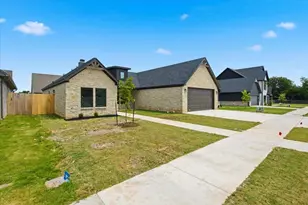 13015 Rainier Dr, Woodway, TX 76712 - Photo 2