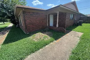 1008 Poplar St, Benbrook, TX 76126 - Photo 2