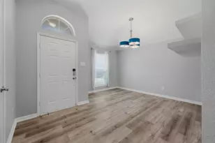 117 Clover Leaf Ln, Red Oak, TX 75154 - Photo 2