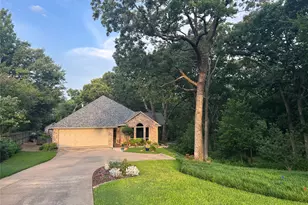 2811 Caprice Ave, Denison, TX 75020 - Photo 2