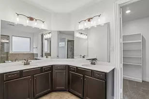 7228 Ridgepoint Dr, Irving, TX 75063 - Photo 16