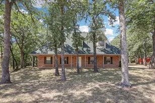 104 W Ash Ln, Euless, TX 76039 - Photo 2