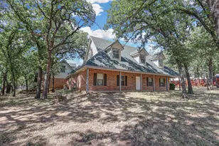 104 W Ash Ln, Euless, TX 76039 - Photo 1