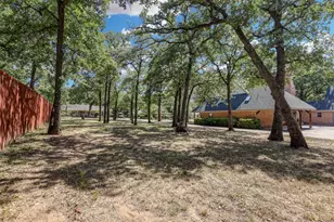 104 W Ash Ln, Euless, TX 76039 - Photo 4