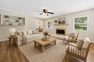 6147 Woodcrest Ln, Dallas, TX 75214 - Photo 2