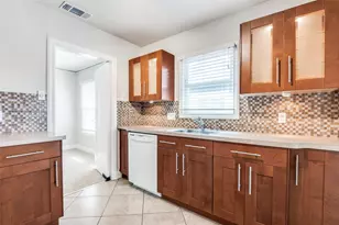 1324 Kings Hwy, Dallas, TX 75208 - Photo 6