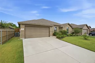 217 Angelina Ct, Azle, TX 76020 - Photo 4
