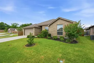 217 Angelina Ct, Azle, TX 76020 - Photo 38