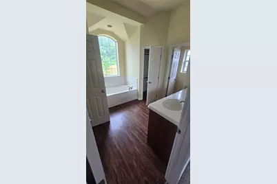 436 W Wall Street, Hewitt, TX 76643 - Photo 6