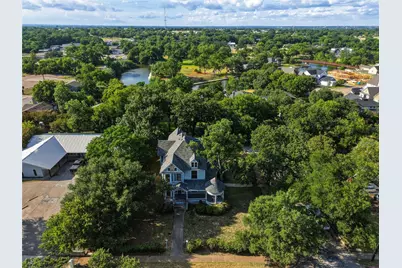 221 E Bridge Street, Granbury, TX 76048 - Photo 10