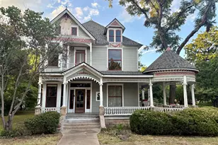 221 E Bridge St, Granbury, TX 76048 - Photo 1