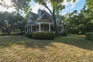 221 E Bridge St, Granbury, TX 76048 - Photo 34