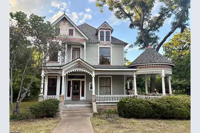 221 E Bridge Street, Granbury, TX 76048 - Photo 2
