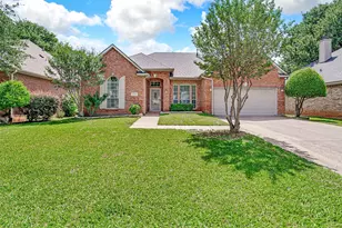 407 Dorcas Ln, Arlington, TX 76013 - Photo 2