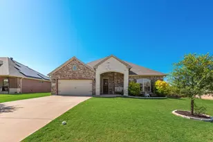 704 Carmen Ana Ave, Grandview, TX 76050 - Photo 2