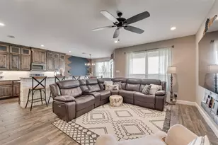704 Carmen Ana Ave, Grandview, TX 76050 - Photo 8
