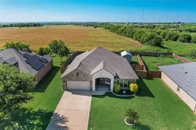 704 Carmen Ana Avenue, Grandview, TX 76050 - Photo 32