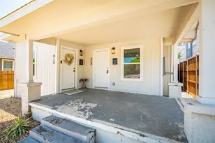 810 W 10th St, Dallas, TX 75208 - Photo 4