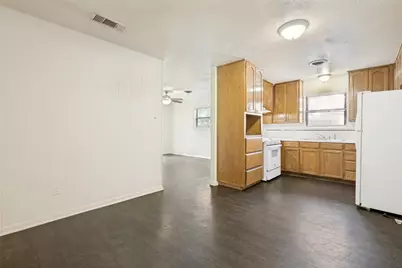 712 Chisholm Trail, Denton, TX 76209 - Photo 6
