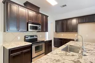5921 Snow Creek Dr, The Colony, TX 75056 - Photo 4