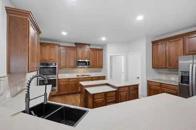 8901 Bear Creek Drive, McKinney, TX 75072 - Photo 12