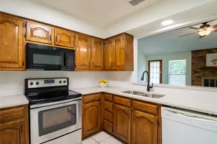 1719 Sagebrush Trail, Grapevine, TX 76051 - Photo 10