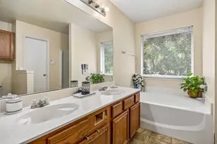 4501 Waterbird Ln, Garland, TX 75043 - Photo 10
