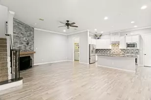 2450 Sunderland Ln, Lewisville, TX 75067 - Photo 8