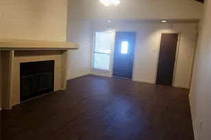 341 Dogwood Dr, Grapevine, TX 76051 - Photo 2