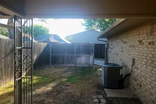 341 Dogwood Dr, Grapevine, TX 76051 - Photo 20